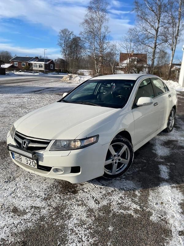 Begagnad 2008 Honda Accord | 12 000 kr - Bild 1/4