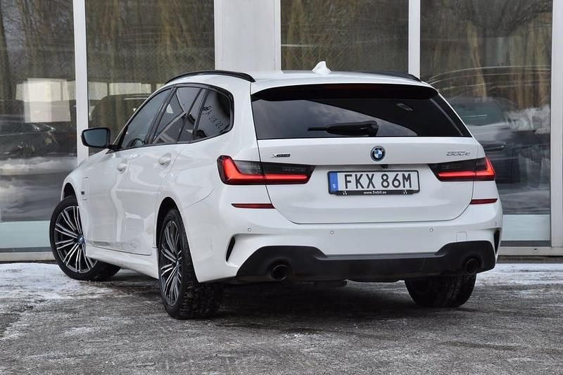 Begagnad BMW 330 M Sport 292 HK (214 kW) 2022 Vit Kombi