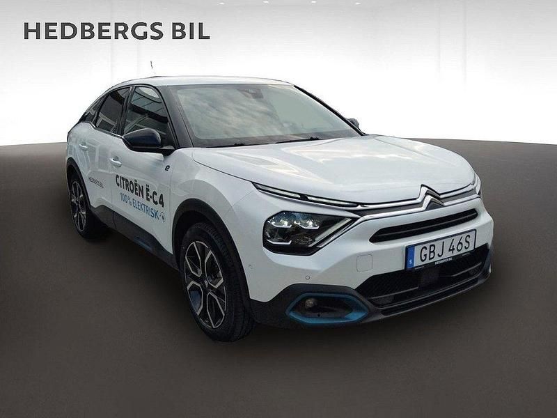 Vit Begagnad 2023 Citroën e-C4 Shine Halvkombi | 229 900 kr - Bild 1/4