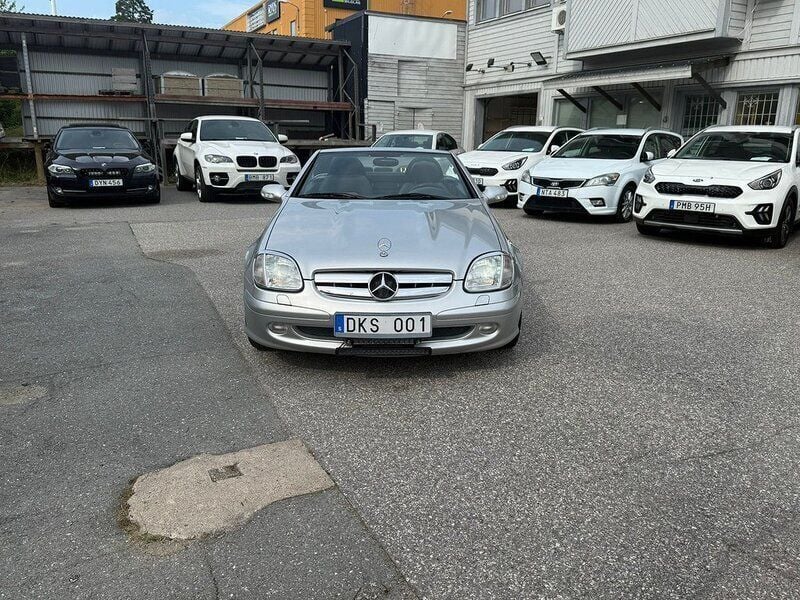Silver Begagnad 2001 Mercedes SLK230 Cab | 74 900 kr (Bra pris) - Bild 1/4
