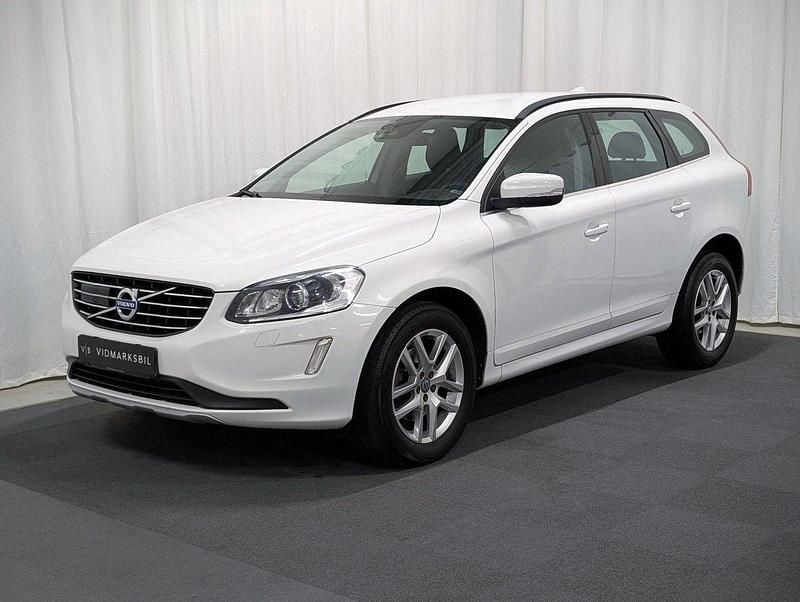Vit Begagnad 2016 Volvo XC60 Standard SUV | 179 900 kr (Marknadspris) - Bild 1/4