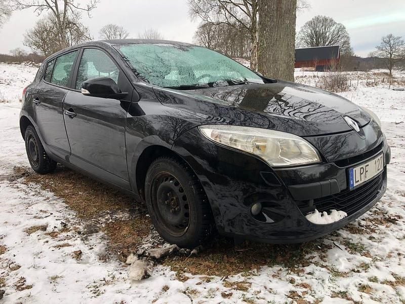 Begagnad 2011 Renault Mégane III Halvkombi | 24 900 kr (Bra pris) - Bild 1/4