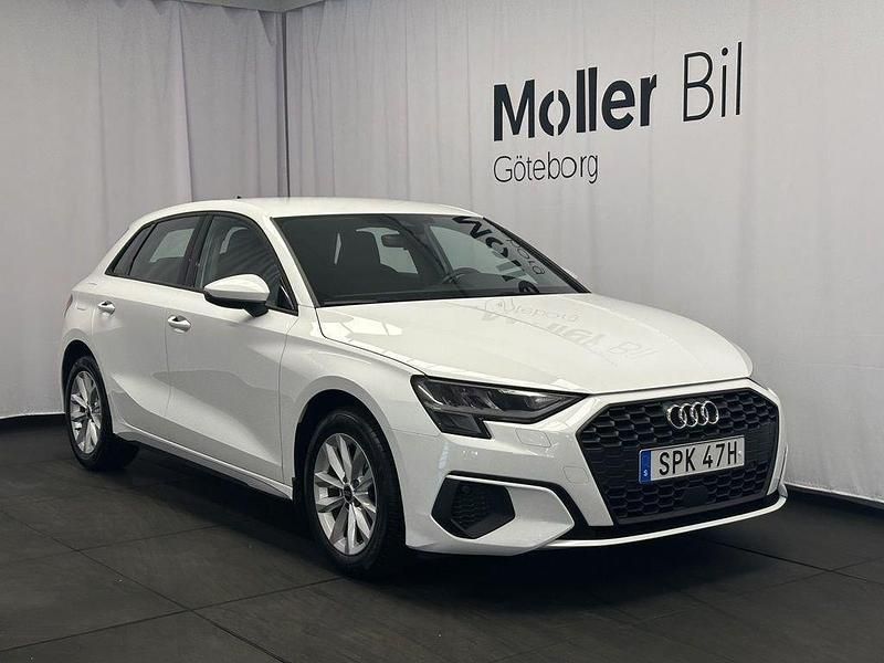Vit (ibisvit) Begagnad 2022 Audi A3 Sportback Proline Halvkombi | 219 900 kr (Marknadspris) - Bild 1/4