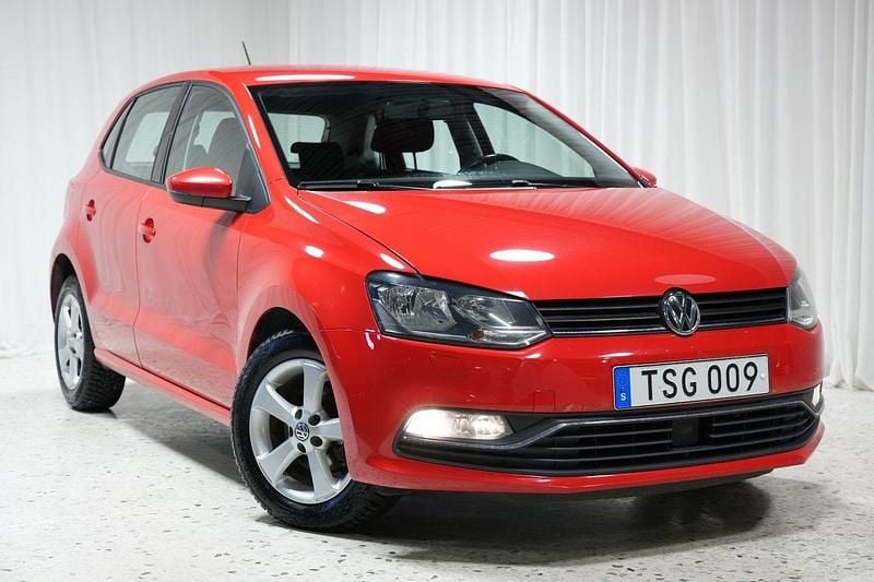 Röd Begagnad 2015 VW Polo Halvkombi | 56 900 kr (Bra pris) - Bild 1/4