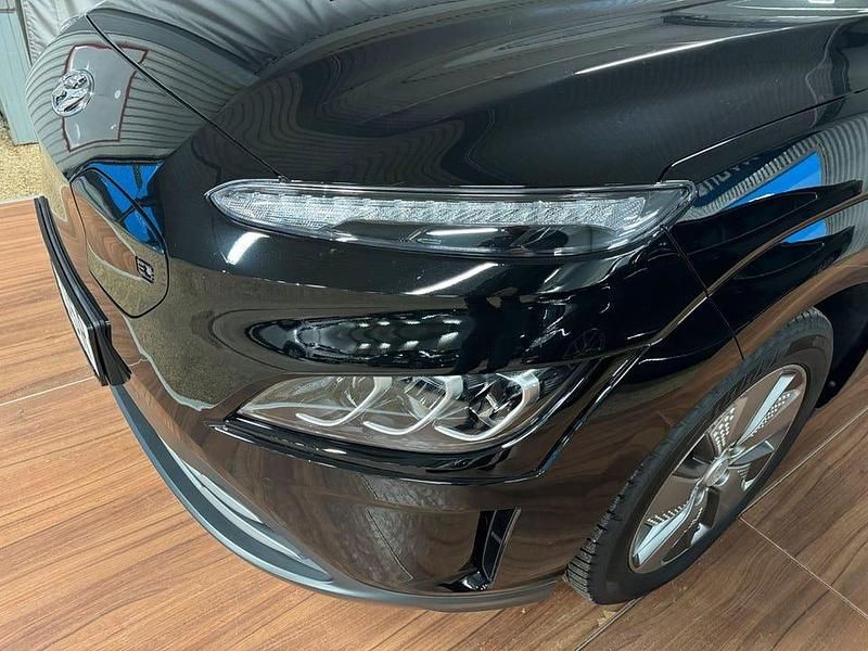Begagnad Hyundai Kona Advanced 150 kW (204 HK) 2022 Svart SUV