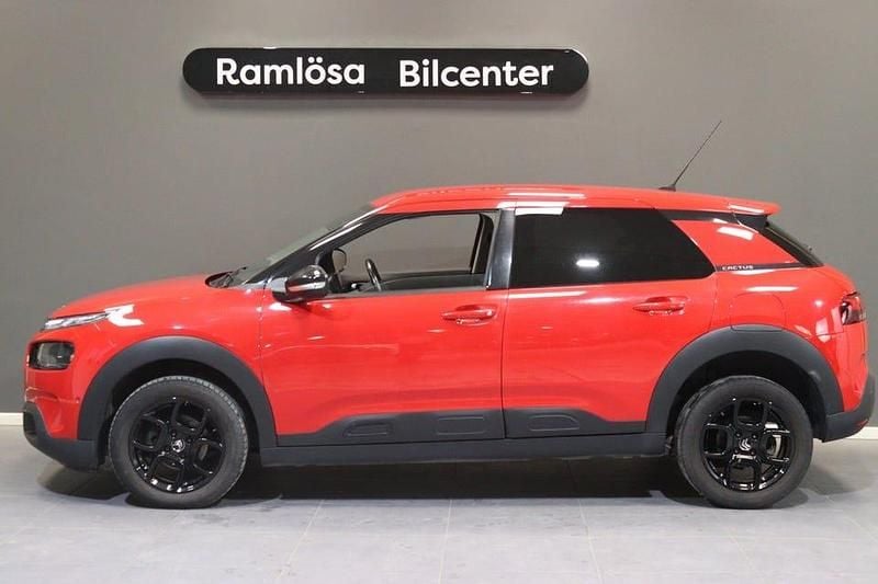 Röd Begagnad 2018 Citroën C4 Cactus PureTech Halvkombi | 104 900 kr (Bra pris) - Bild 1/4