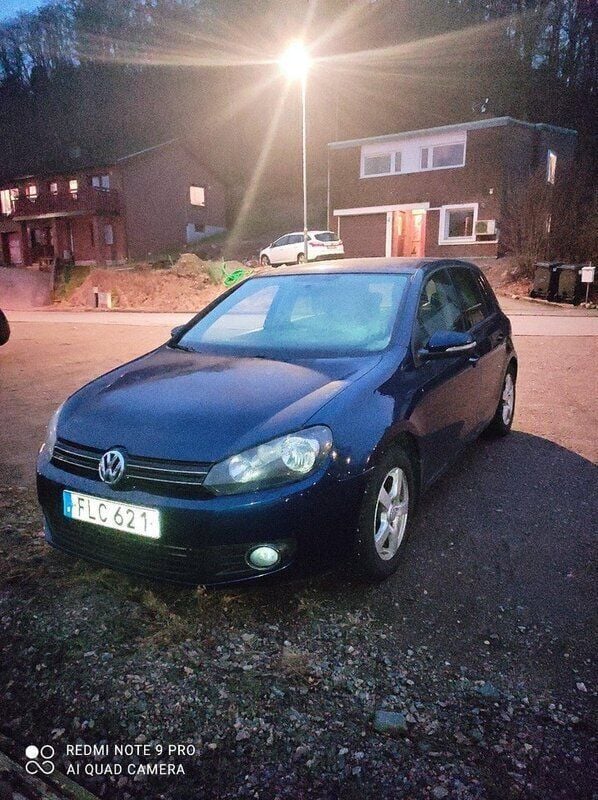 Blå Begagnad 2011 VW Golf VI Halvkombi | 55 000 kr (Marknadspris) - Bild 1/4