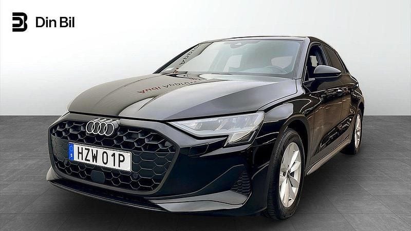 Svart Begagnad 2025 Audi A3 Sportback Proline Halvkombi | 319 000 kr (Marknadspris) - Bild 1/4