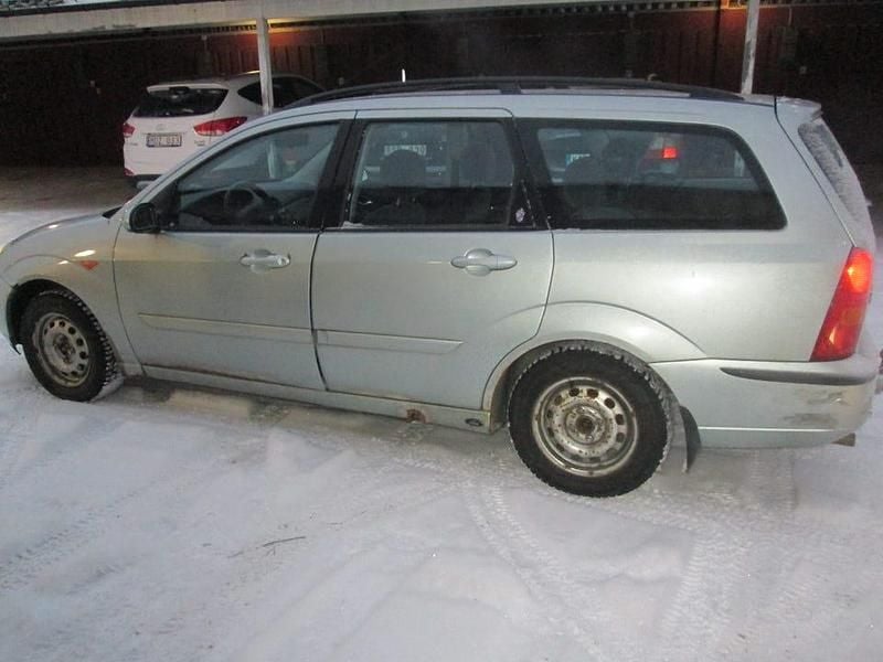 Begagnad 2003 Ford Focus Kombi | 12 000 kr (Superpris) - Bild 1/4