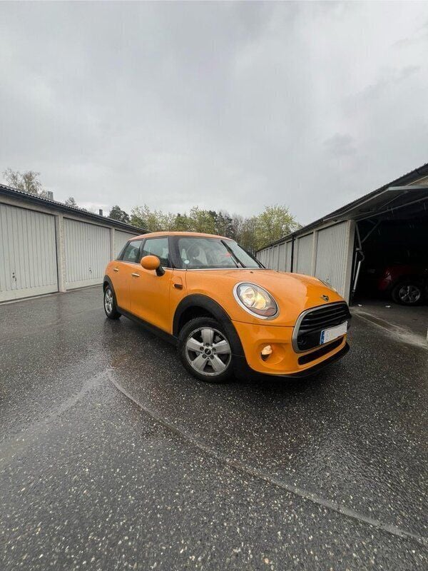 Orange Begagnad 2016 Mini ONE Pepper Halvkombi | 119 000 kr (Marknadspris) - Bild 1/4