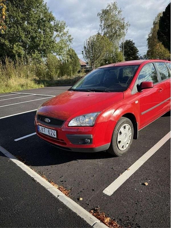 Röd Begagnad 2007 Ford Focus Kombi | 16 500 kr (Bra pris) - Bild 1/4