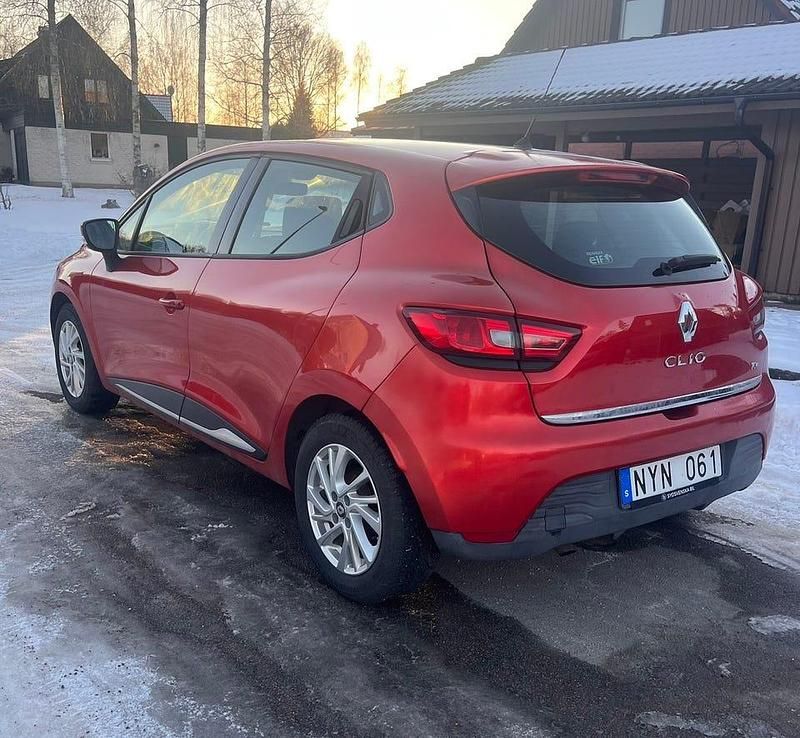 Begagnad Renault Clio IV 90 HK (66 kW) 2014