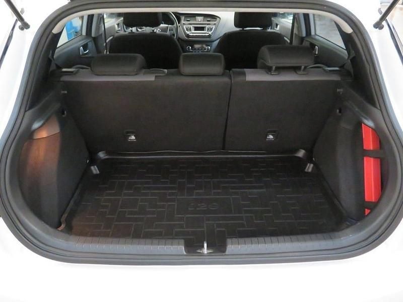 Begagnad Hyundai i20 Active 101 HK (74 kW) 2016 Vit Kombi