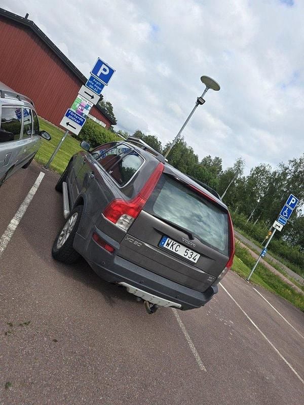 Brun Begagnad 2005 Volvo XC90 Summum SUV | 45 000 kr (Superpris) - Bild 1/4