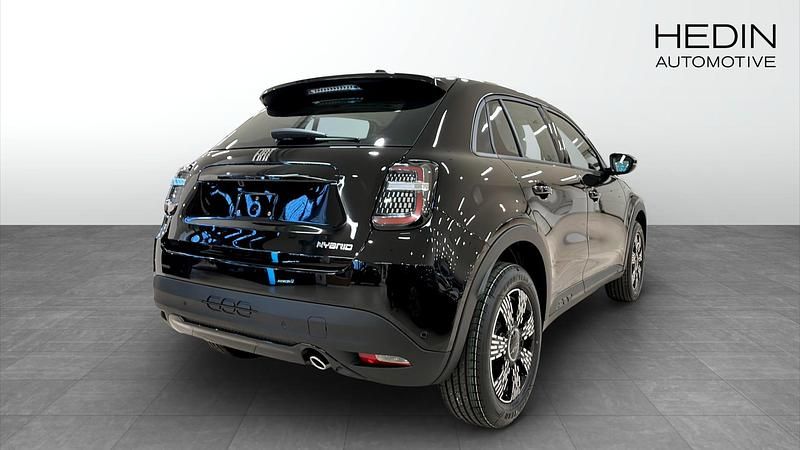 Ny Fiat 600 Icon 110 HK (80 kW) 2025 Svart Halvkombi