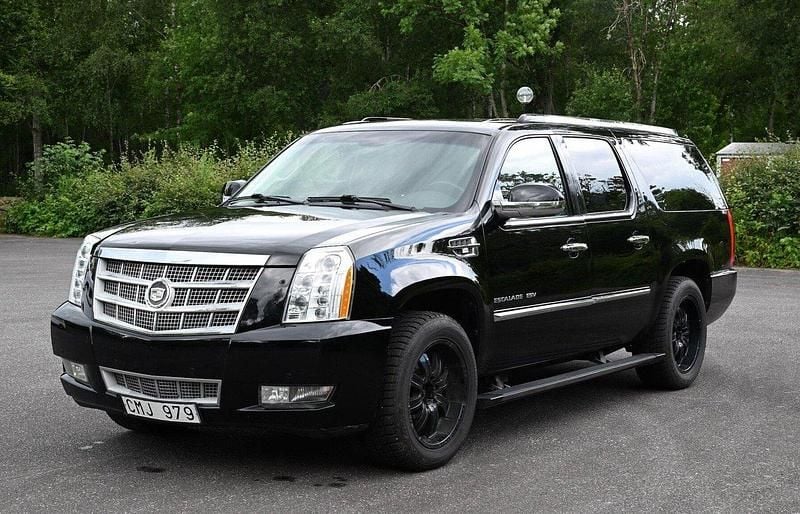 Svart Begagnad 2010 Cadillac Escalade SUV | 230 000 kr - Bild 1/4