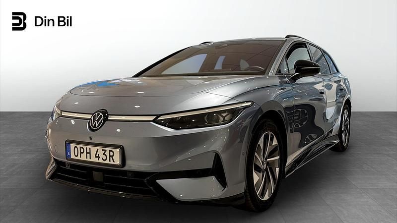 Ljusblå Begagnad 2024 VW ID.7 Comfortline Kombi | 519 900 kr (Marknadspris) - Bild 1/4