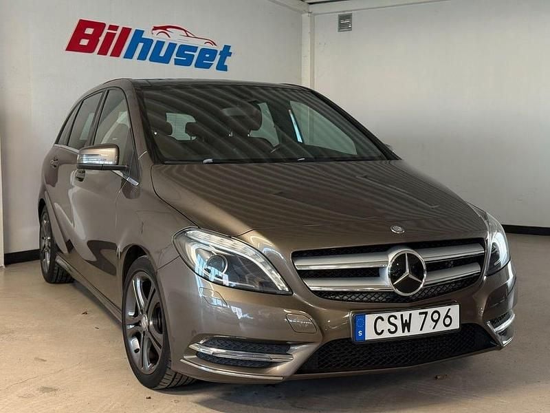 Begagnad Mercedes B200 136 HK (100 kW) 2014 Grå Minibuss