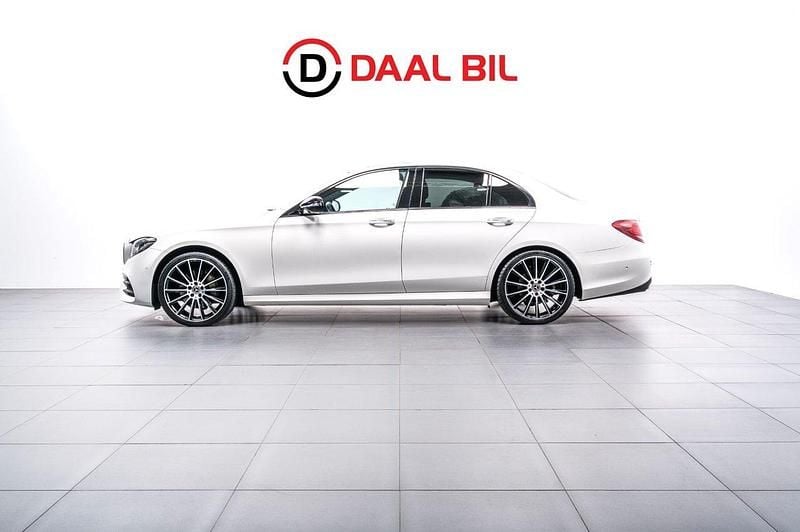 Vit Begagnad 2018 Mercedes E220 AMG Sedan | 349 700 kr (Lite dyr) - Bild 1/4