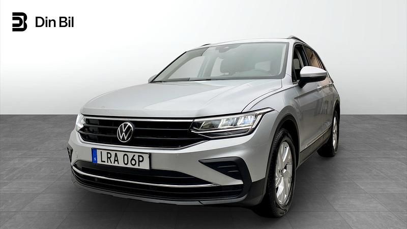 Silver Begagnad 2022 VW Tiguan SUV | 309 900 kr (Marknadspris) - Bild 1/4