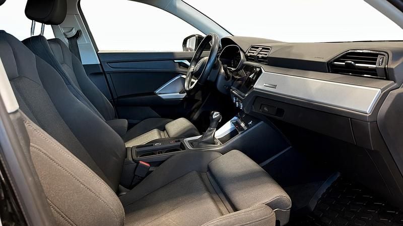 Begagnad Audi Q3 Sportback 150 HK (110 kW) 2021 Svart SUV