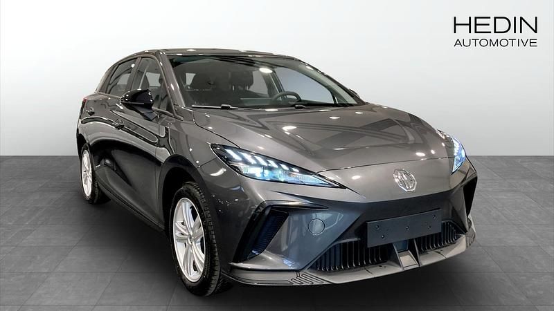 Begagnad MG MG4 EV 125 kW (170 HK) 2024 Grå Halvkombi
