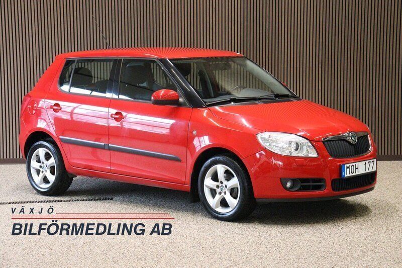 Röd Begagnad 2009 Skoda Fabia Halvkombi | 69 000 kr (Dyr) - Bild 1/4