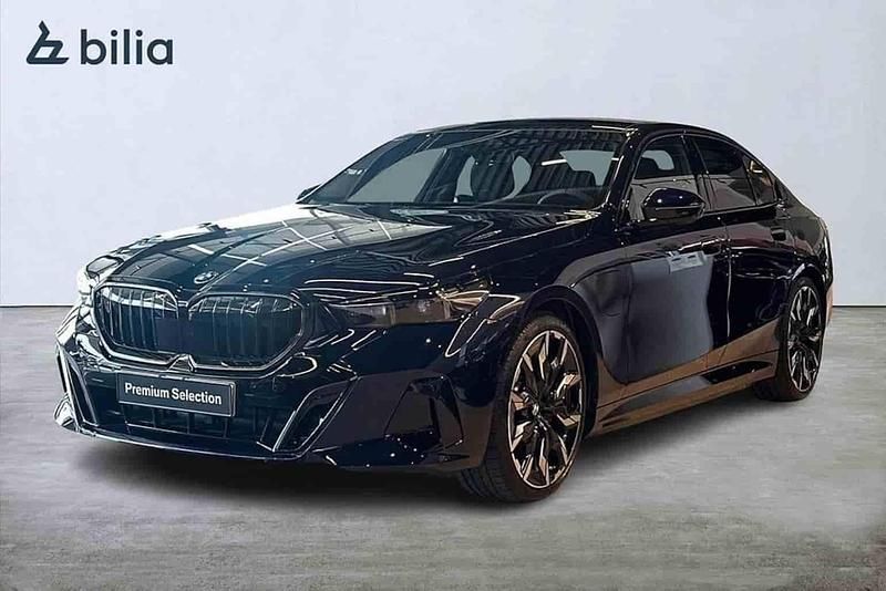 Blå Begagnad 2026 BMW 530e Sedan | 839 900 kr - Bild 1/1