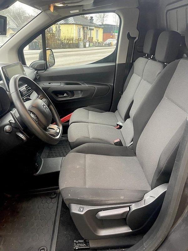 Begagnad Citroën Berlingo 131 HK (96 kW) 2020 Grå Minibuss