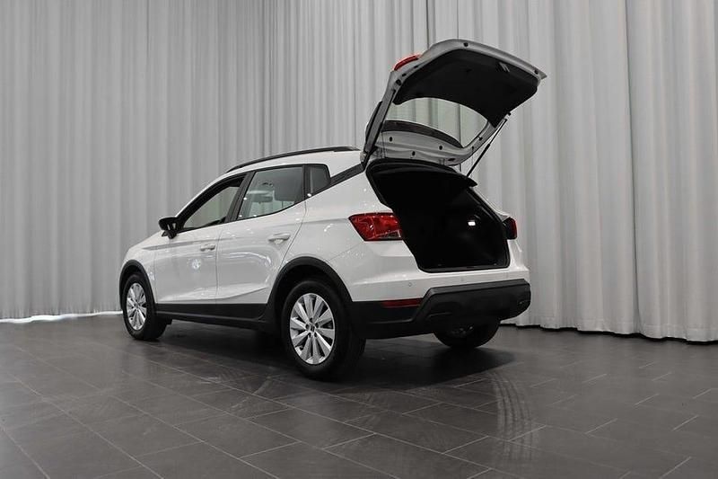 Begagnad Seat Arona 110 HK (80 kW) 2023 Candy white SUV