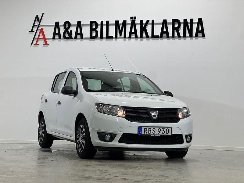 Vit Begagnad 2016 Dacia Sandero Halvkombi | 69 900 kr (Bra pris) - Bild 1/4