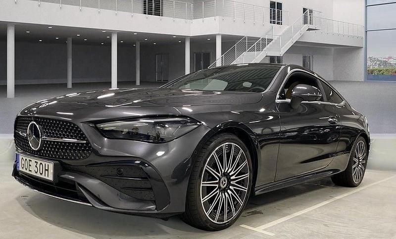 Begagnad Mercedes CLE300 Premium Plus 258 HK (189 kW) 2023 Grafitgrå metallic Sportkupé