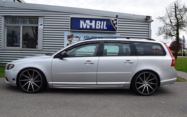 Volvo v70 stance