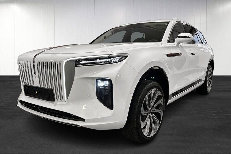 Vit (white) Begagnad 2022 Hongqi E-HS9 SUV | 749 900 kr (Marknadspris) - Bild 1/4