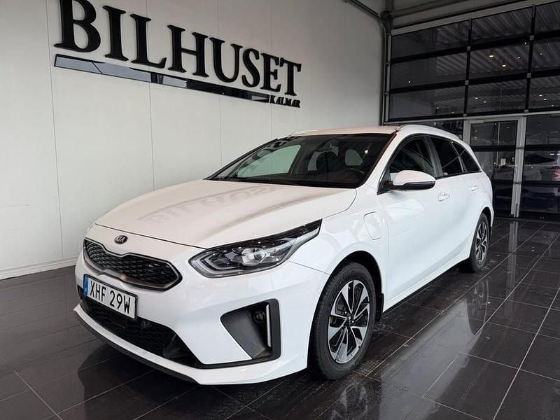 Begagnad Kia Ceed Sportswagon 141 HK (103 kW) 2020 Vit Kombi