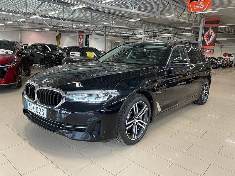 Svart Begagnad 2022 BMW 530 Kombi | 398 000 kr - Bild 1/4