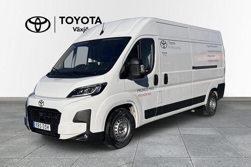 Vit Begagnad 2024 Toyota Proace Minibuss | 599 000 kr - Bild 1/4