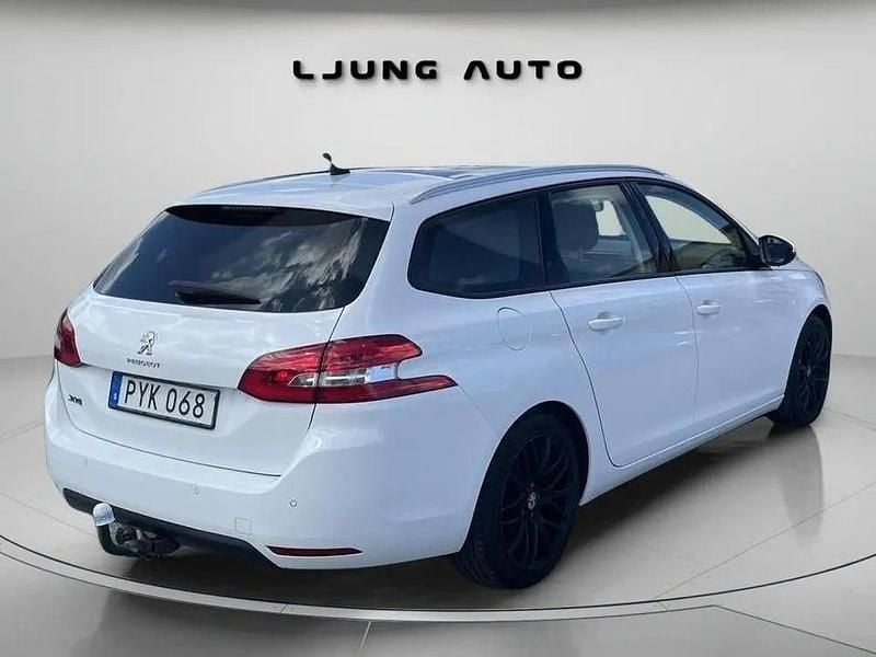Begagnad Peugeot 308 SW Active 110 HK (80 kW) 2015 Vit Kombi
