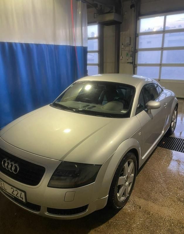 Begagnad 2000 Audi TT Sportkupé | 52 000 kr (Lite dyr) - Bild 1/4