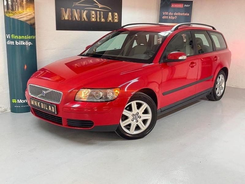 Röd Begagnad 2007 Volvo V50 Kinetic Kombi | 44 900 kr (Marknadspris) - Bild 1/4