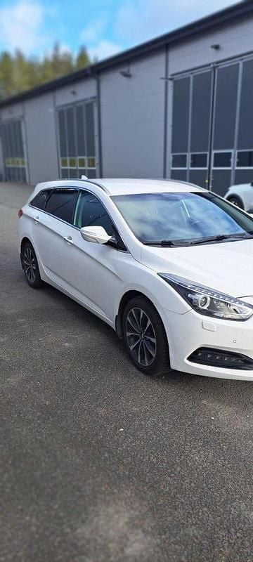 Vit Begagnad 2016 Hyundai i40 Kombi | 78 000 kr (Bra pris) - Bild 1/4