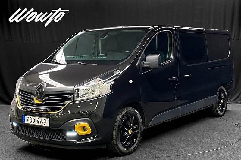 Midnattsvart metallic Begagnad 2018 Renault Trafic Van | 239 800 kr - Bild 1/3