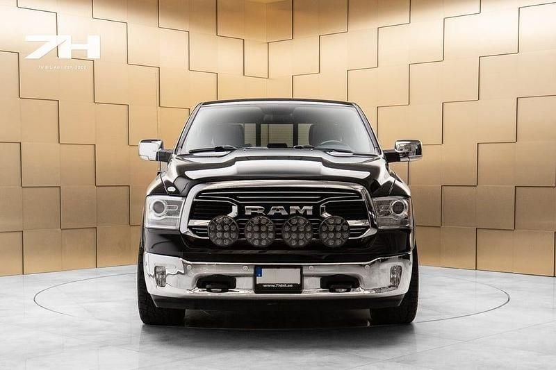 Svart Begagnad 2017 Dodge Ram Pickup | 439 900 kr (Lite dyr) - Bild 1/4