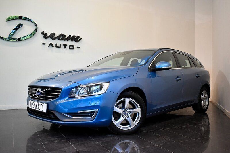 Begagnad 2015 Volvo V60 Momentum Kombi | 199 000 kr (Lite dyr) - Bild 1/4