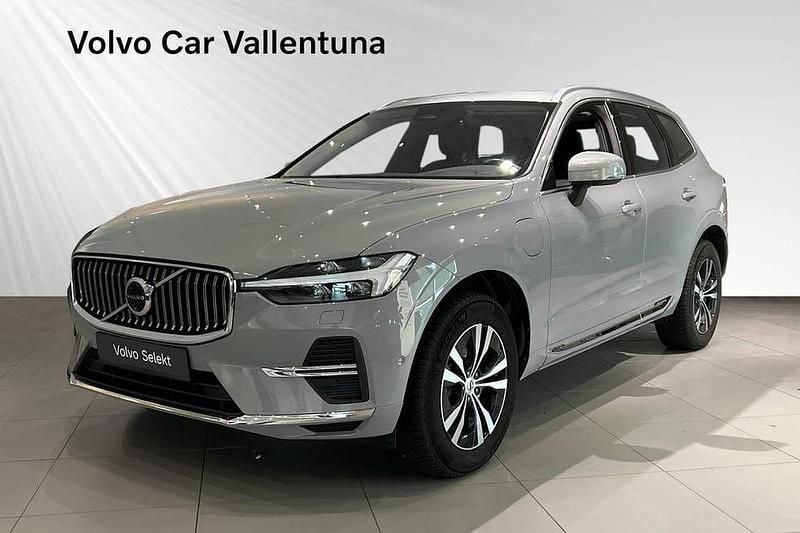 Begagnad Volvo XC60 Core 355 HK (261 kW) 2024 Grå SUV