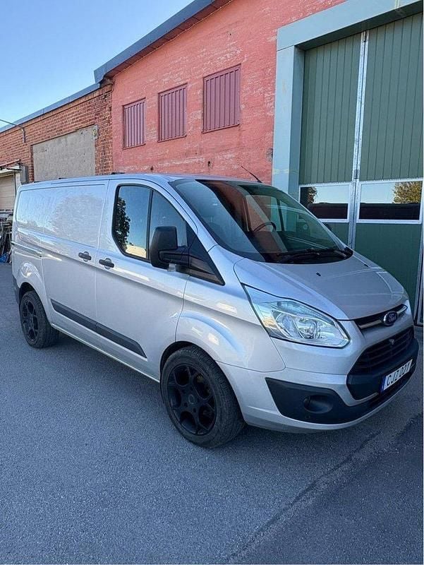 Grå Begagnad 2014 Ford Transit Custom | 95 000 kr (Lite dyr) - Bild 1/4