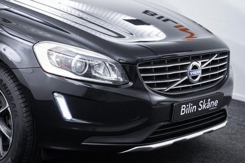 Begagnad Volvo XC60 Ocean Race 181 HK (133 kW) 2015 Svart SUV
