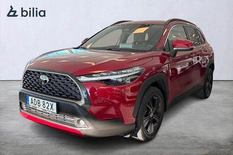 Begagnad Toyota Corolla Cross 141 HK (103 kW) 2024 Röd SUV
