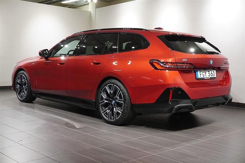 Begagnad BMW i5 M Sport 289 kW (394 HK) 2024 Röd Sedan