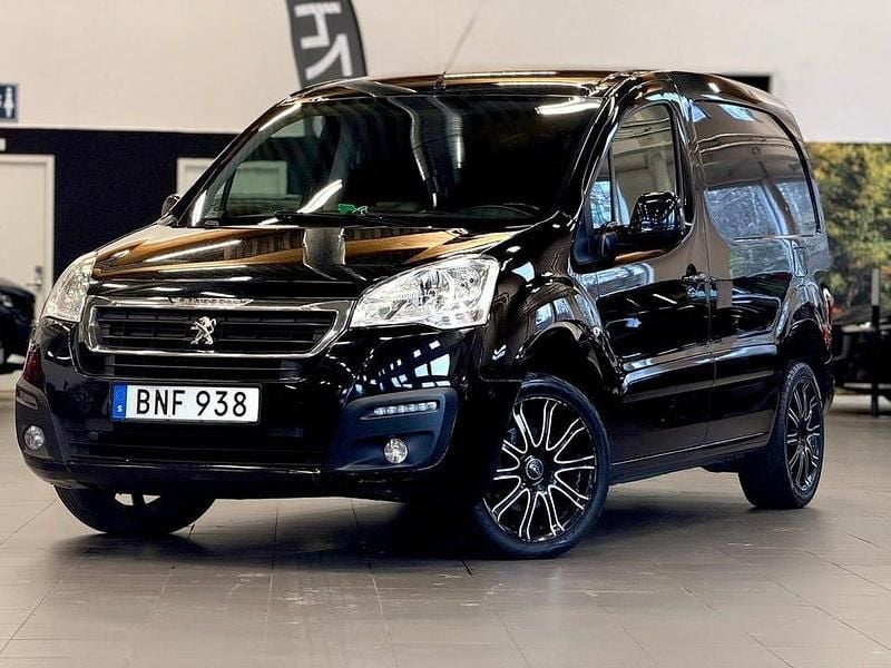 Svart Begagnad 2016 Peugeot Partner Minibuss | 69 900 kr (Bra pris) - Bild 1/4